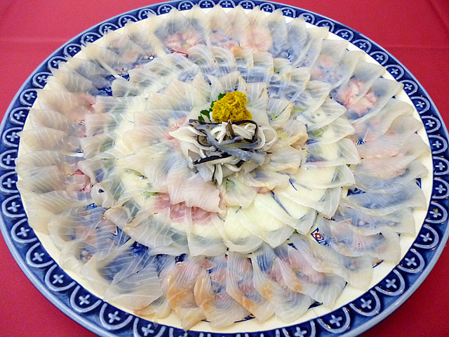 虎河豚刺身の薄造り